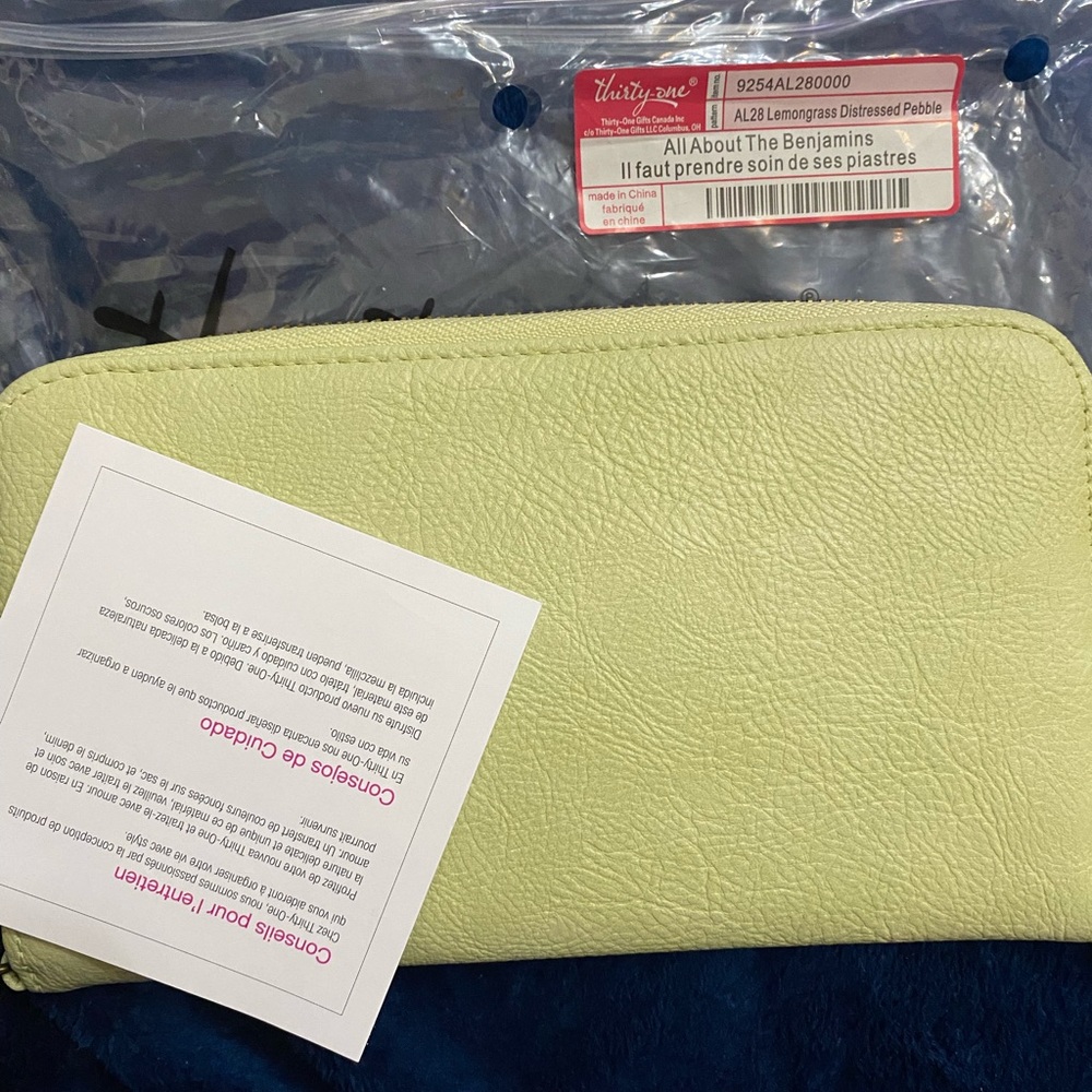 Thirty-One Wallet with Wristlet Strap.